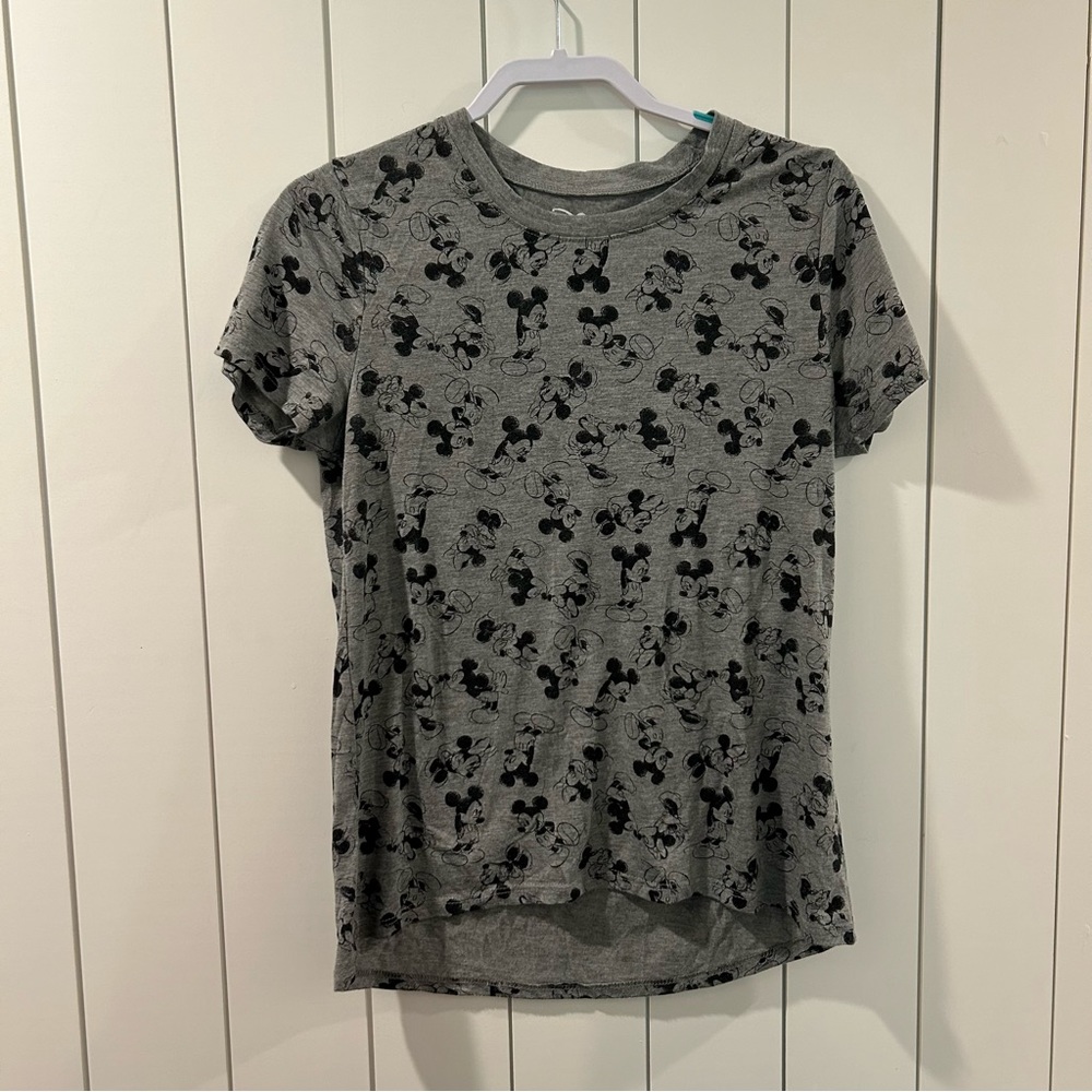 Disney Mickey + Minnie tee!